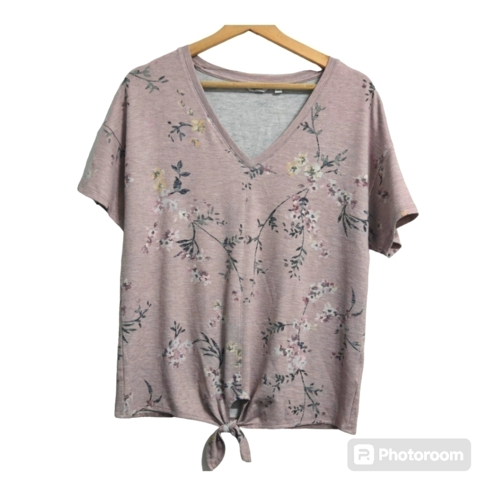 Reitmans  Tie-Front Floral Top